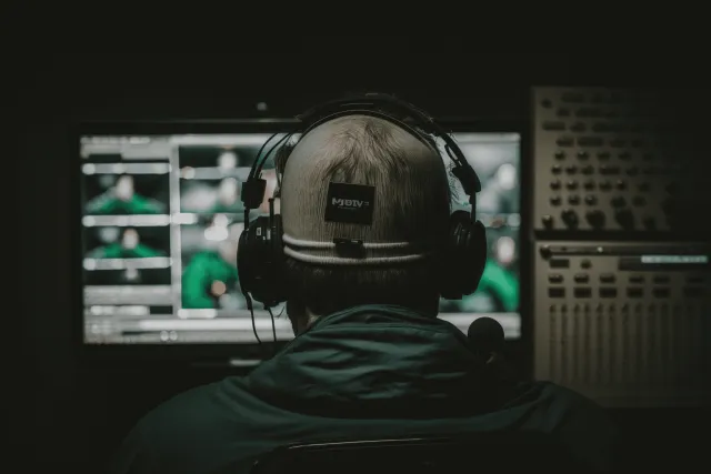 Правильный выбор одежды: Как создать стильный гардероб, который соответствует вашему образу